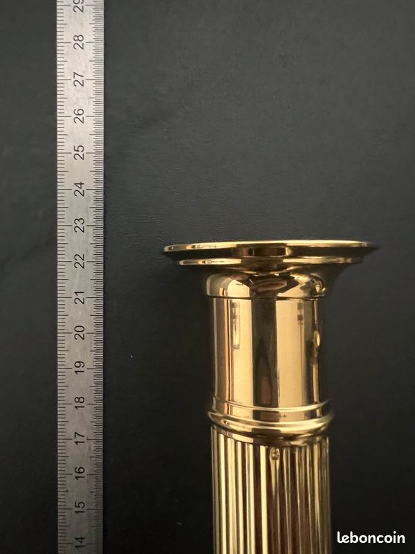 Paire de bougeoirs colonne dorés style néoclassique (image 7)