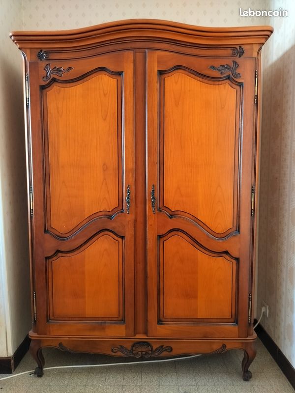 Armoire en bois (image 1)