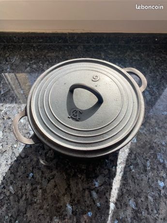 Ancienne cocotte en fonte jaune Le Creuset Diamètre 12 cm Vintage