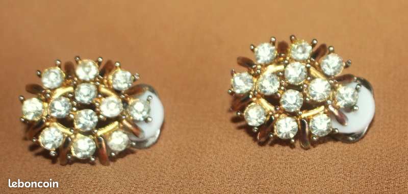 Boucles d'oreilles Arabesque, cuirs réversibles Khôl Noir / Paillettes Orientales | Les Georgettes Boucles d'oreilles Arabesque, cuirs réversibles Khôl Noir / Paillettes Orientales | Les Georgettes