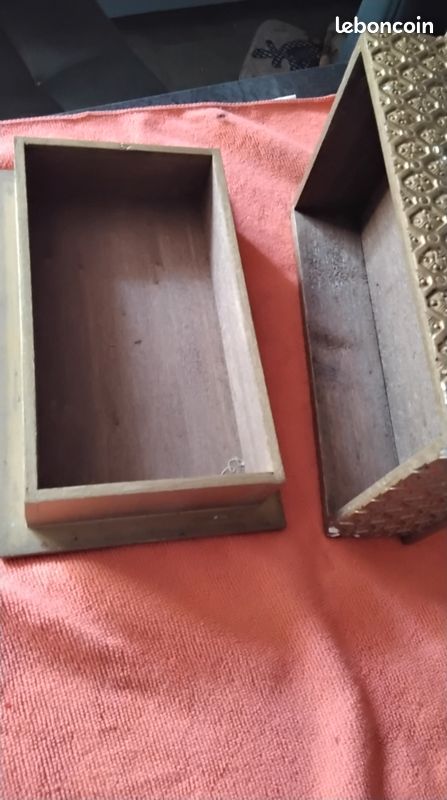 Boite bois et platre orné de décor en relief style louis XVI (image 7)
