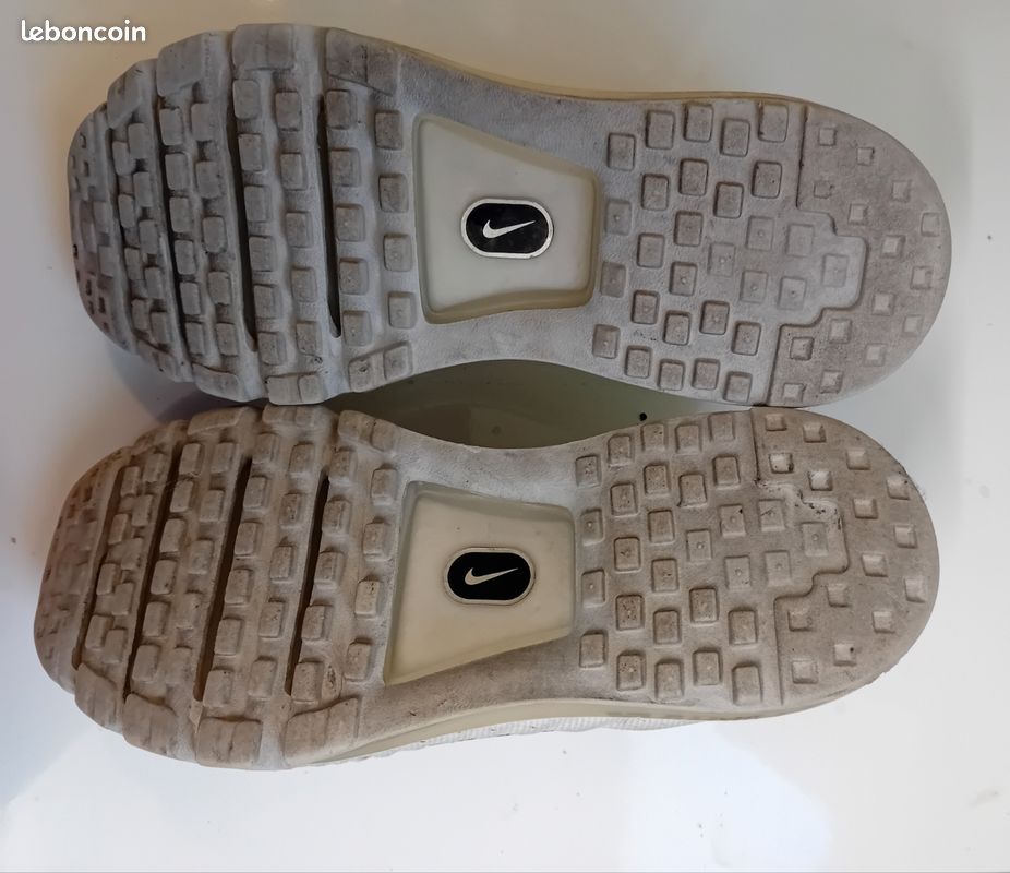 Chaussures Nike taille 40 (image 3)