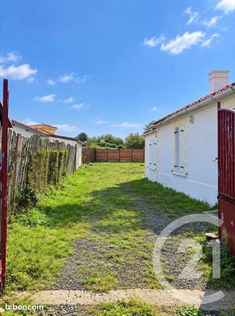 Terrain 330 m² · à La Roche-sur-Yon · 96 000 €