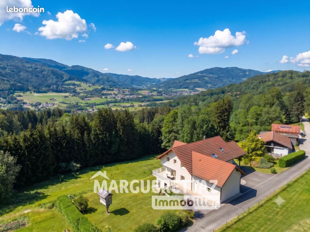 Maison 9 pièces 265 m² · à Fillinges · 265 m² · 749 000 €
