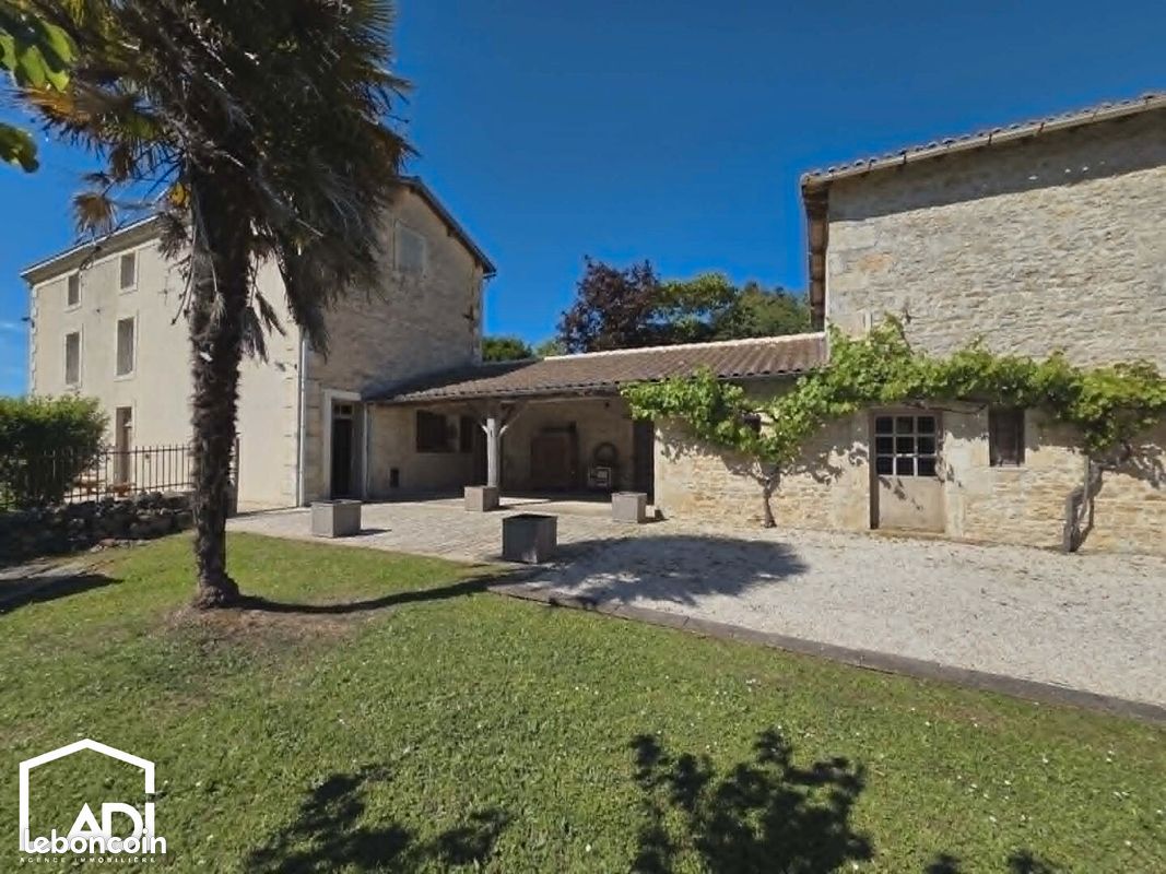 Maison 6 pièces 209 m² · à Nanteuil · 209 m² · 265 000 €