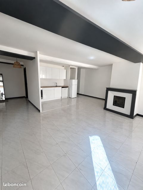 Appartement 10 pièces 250 m² · à Saint-Étienne · 250 m² · 250 000 €