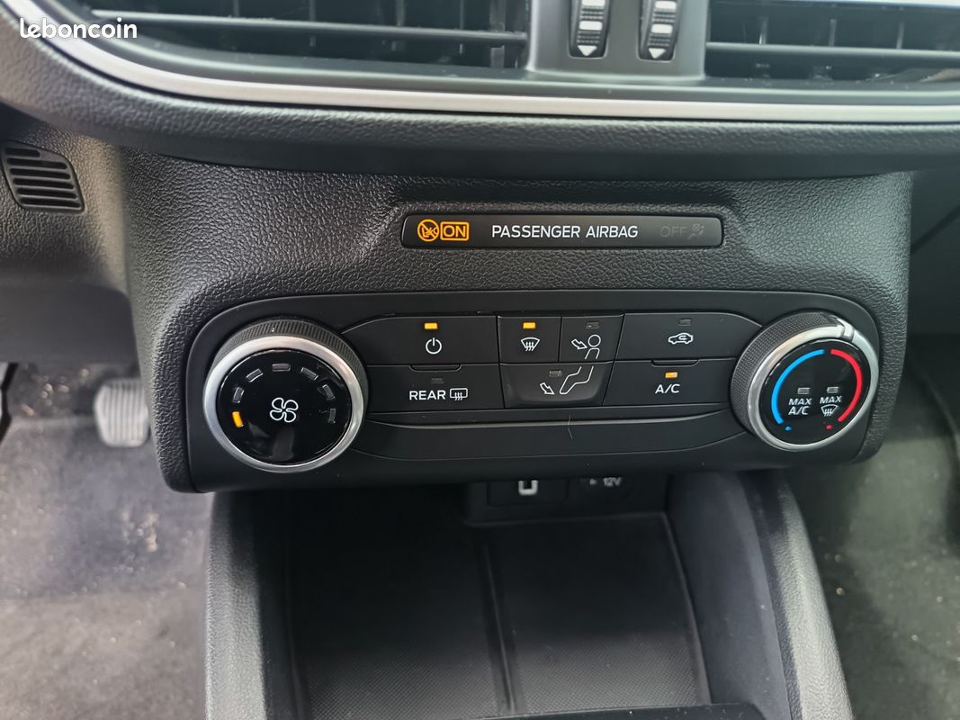 FORD Focus Berline Titanium TDCI 120ch (image 9)