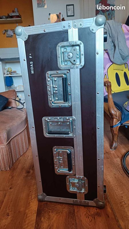 Vends Fly case pour Midas Venice 16 / F16 (image 3)
