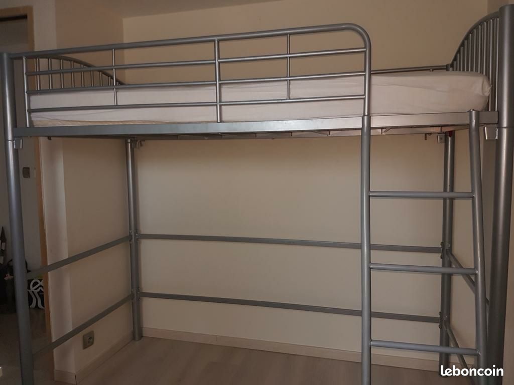 Lit mezzanine (image 1)