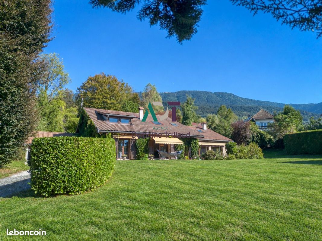 Maison 9 pièces 210 m² · à Saint-Martin-d'Uriage · 210 m² · 648 000 €