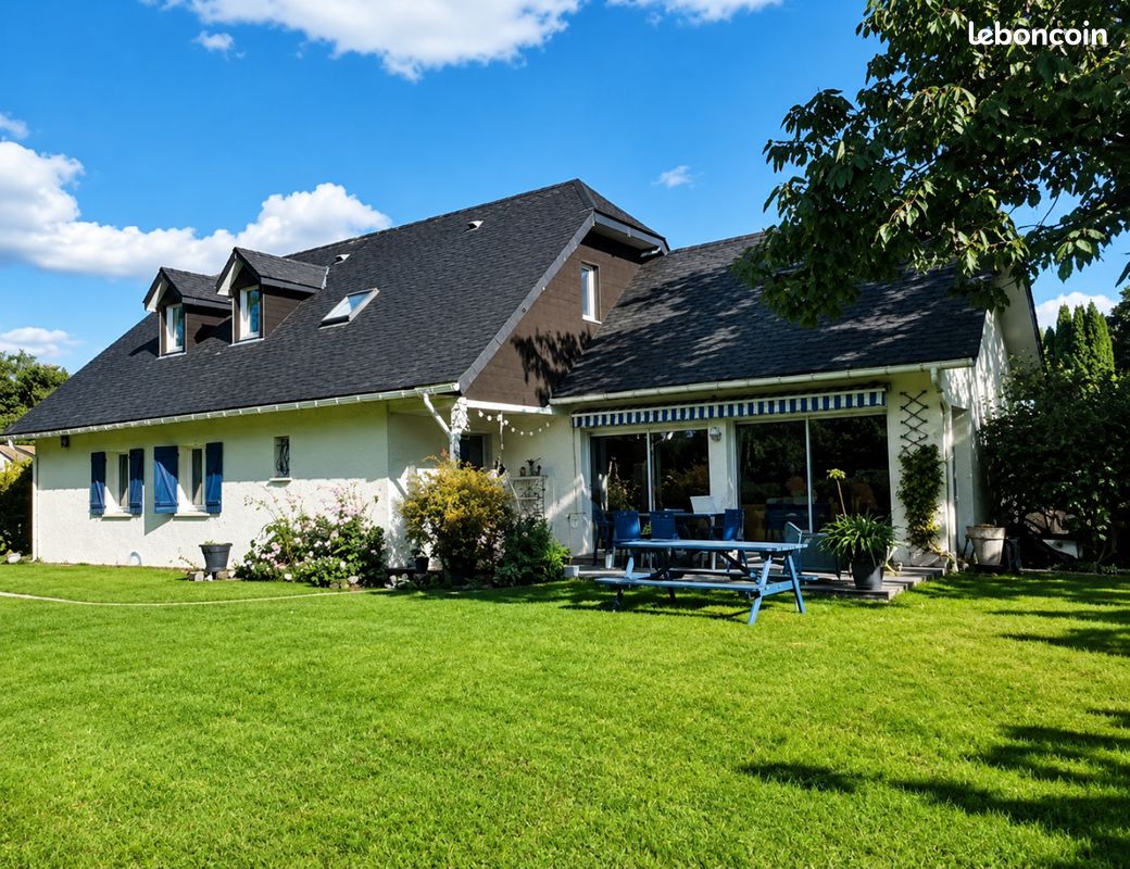 Maison 7 pièces 173 m² · à Pinas · 173 m² · 279 000 €