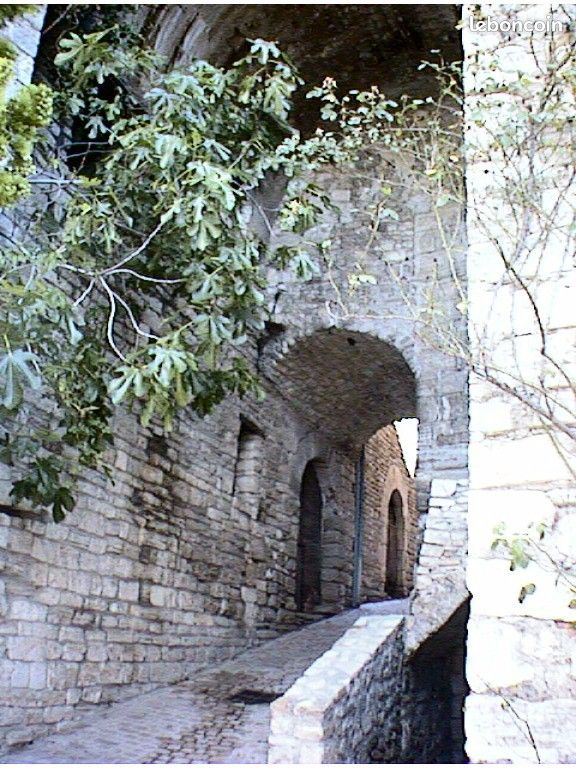 Gite 50 m2 dans village médieval loué à la demande (image 8)