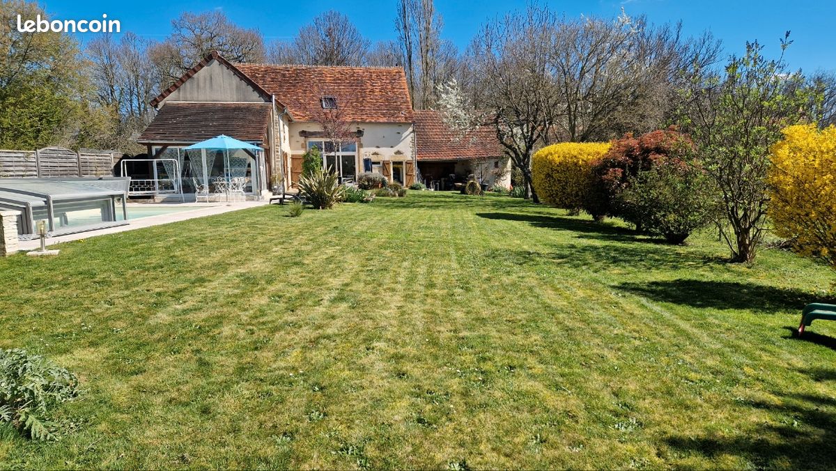 Maison 6 pièces 180 m² · à Chassignolles · 180 m² · 249 000 €