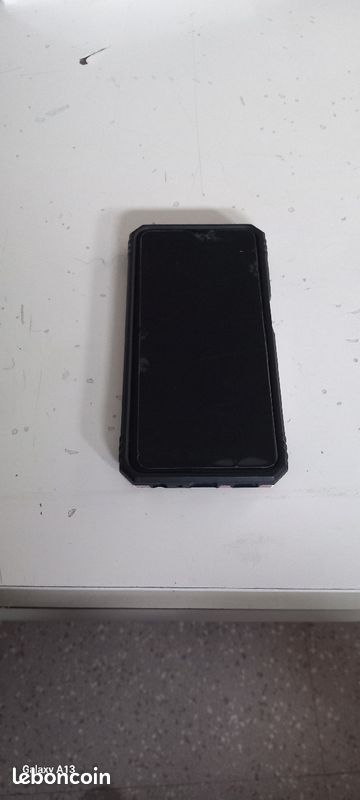 Je vends le téléphone de ma sœur (image 1)