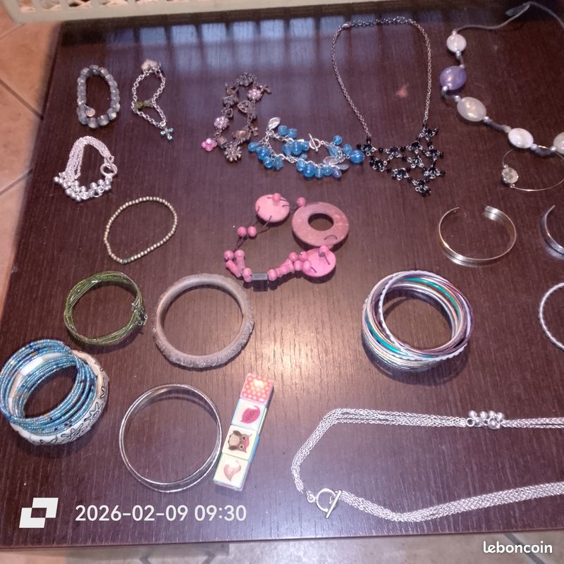 Lot de bijoux fantaisie (image 3)