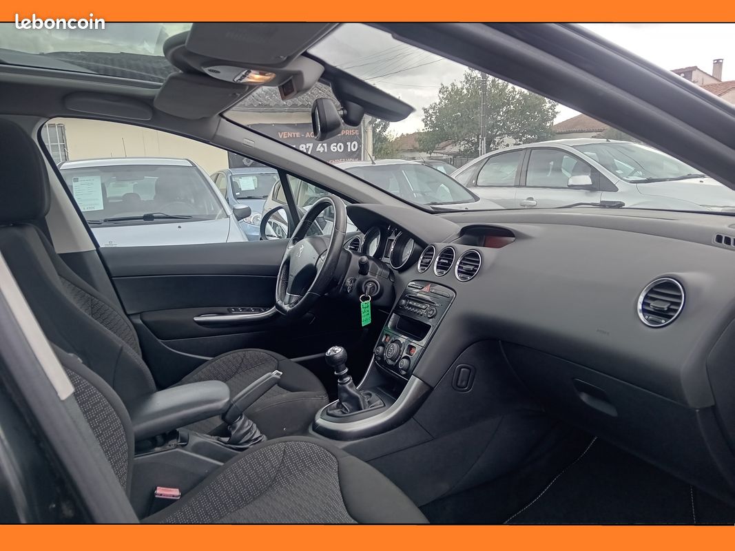 Peugeot 308 I restylée 1.6 e-HDi 112cv Série Spéciale Family 7 places 225 000 kms (image 5)