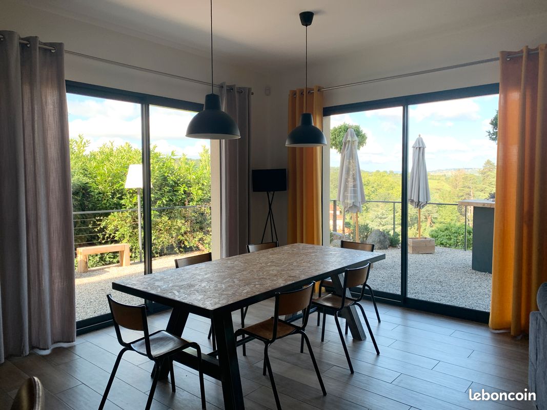 Maison 5 pièces 150 m² · à Limonest · 150 m² · 2 000 €