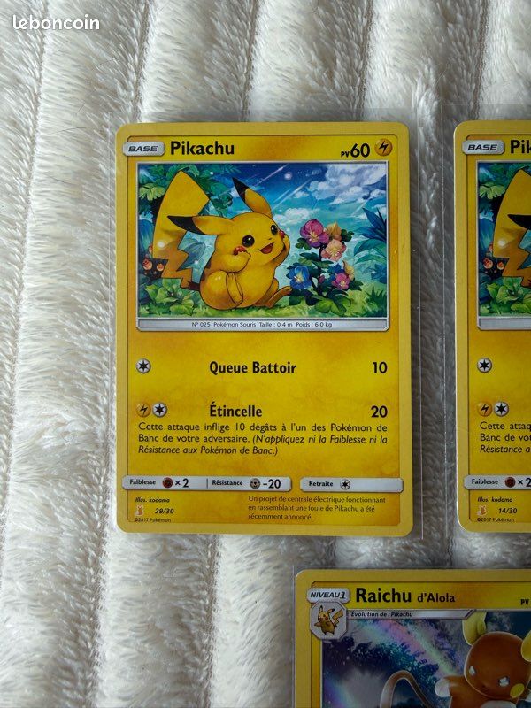 Lot de 3 cartes Pokémon Pikachu & Raichu d’Alola – Kit du Dresseur (image 2)
