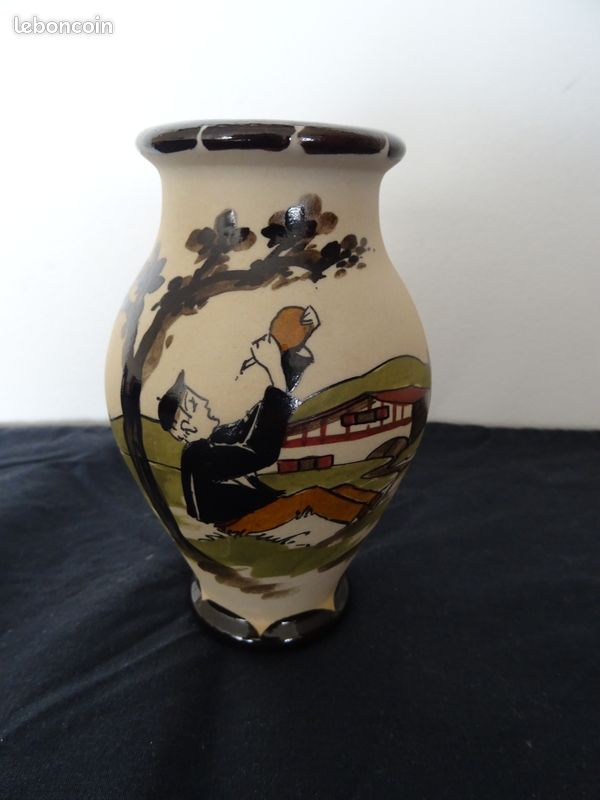Vase Basque décor peint berger Gaitaud (image 1)