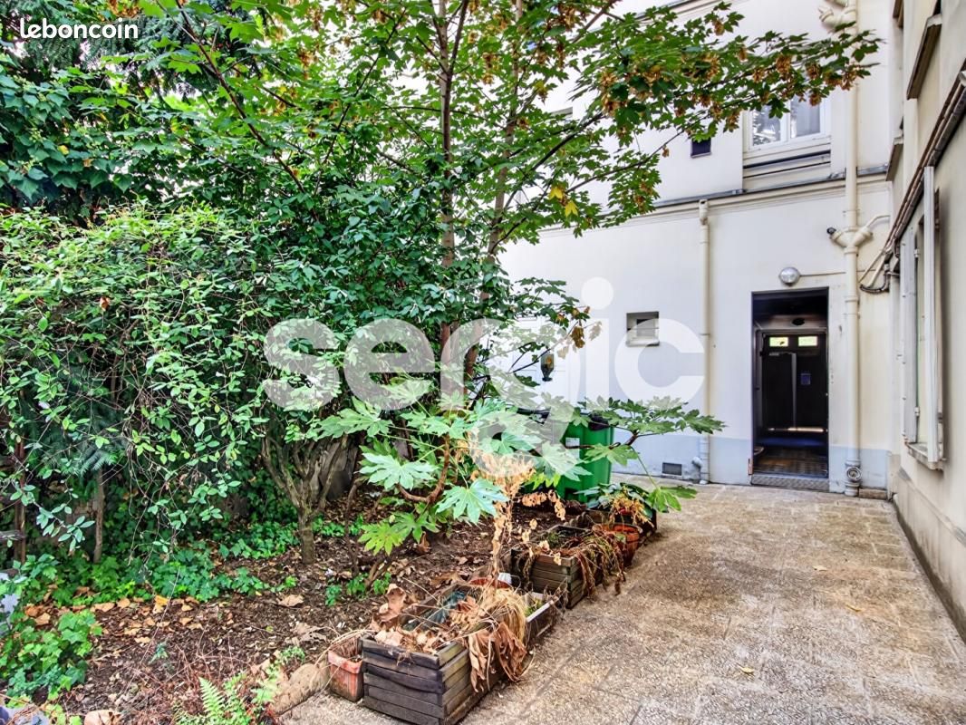 Appartement 3 pièces 28 m² · à Paris · 28 m² · 285 000 €
