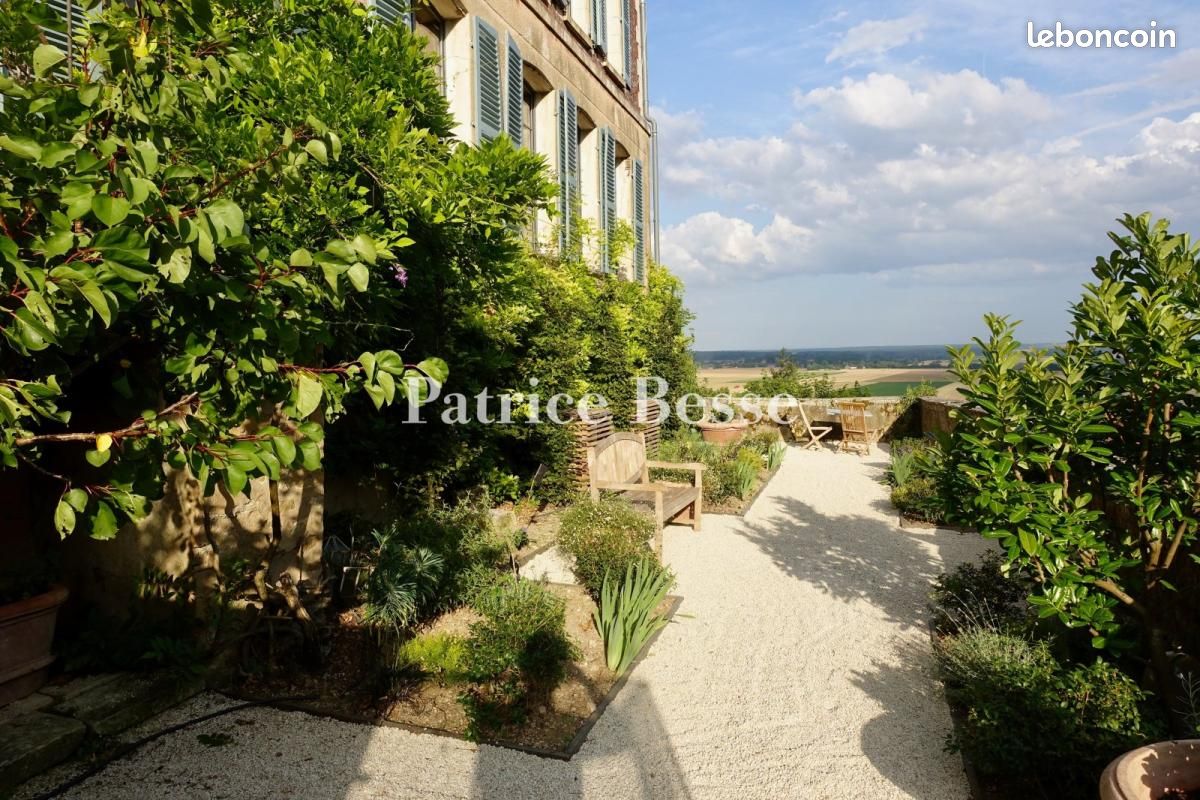 Maison 11 pièces 532 m² · à Ervy-le-Châtel · 532 m² · 744 000 €