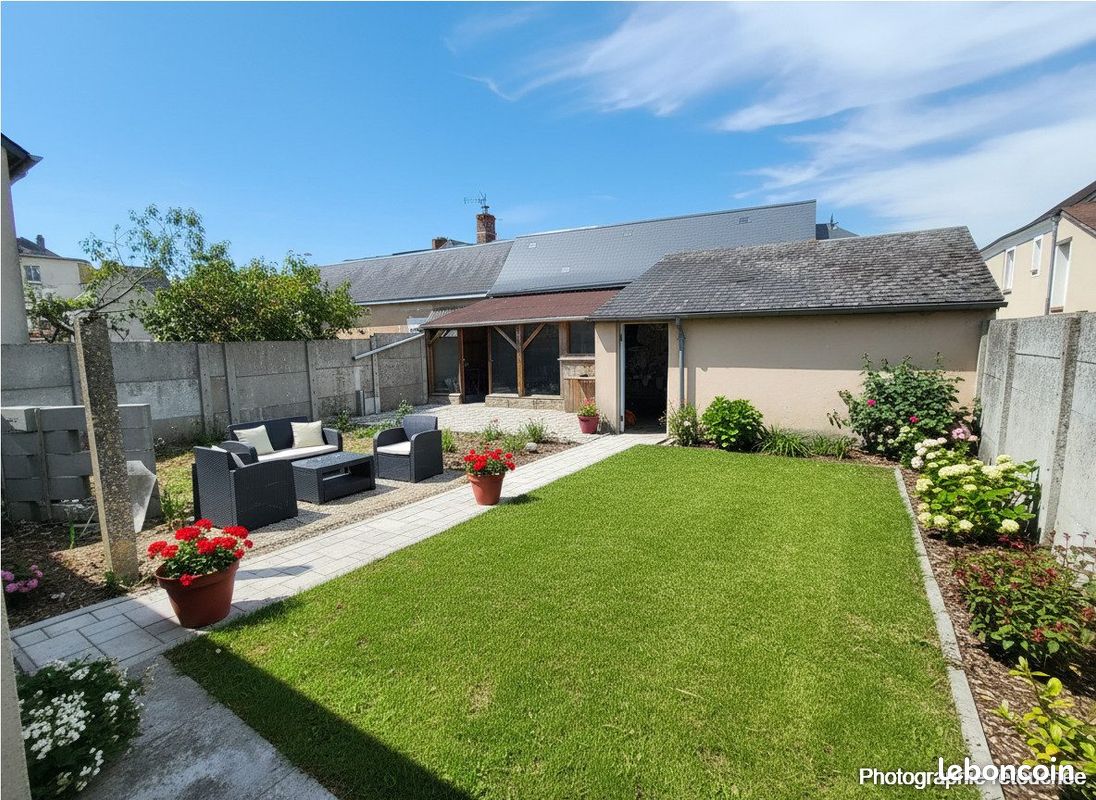 Maison 4 pièces 57 m² · à Aubigné-Racan · 57 m² · 69 000 €