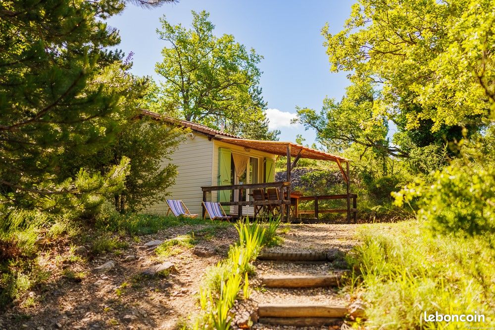 Joli petit chalet de vacances (image 1)