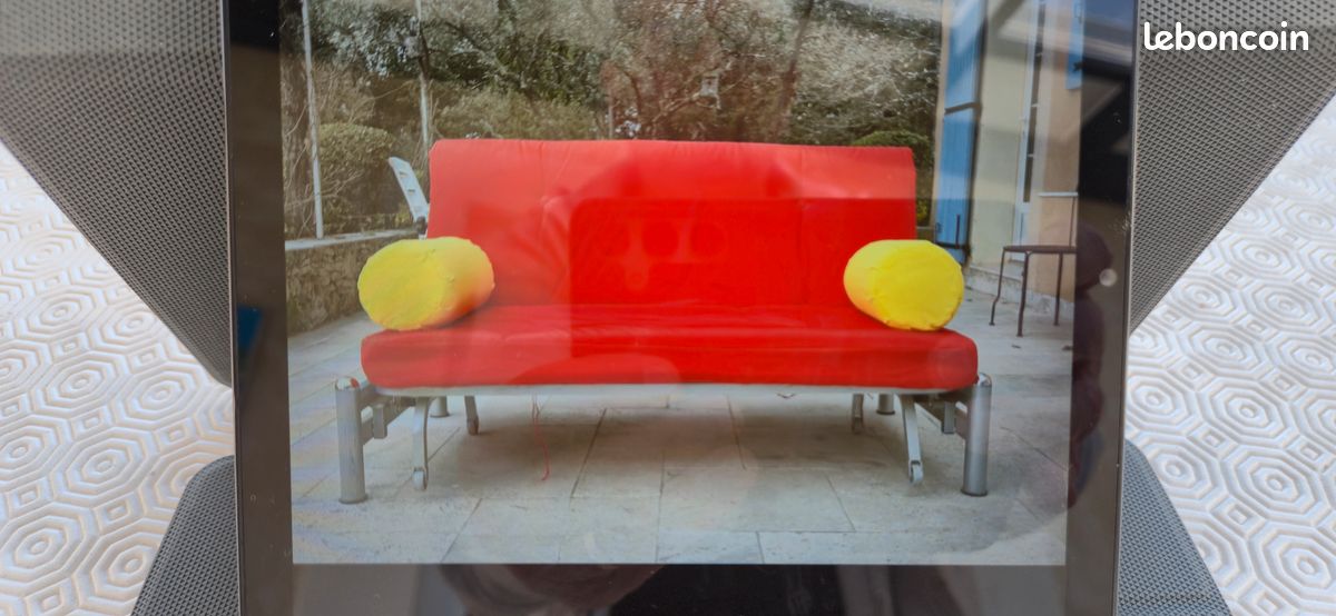Canape (image 1)