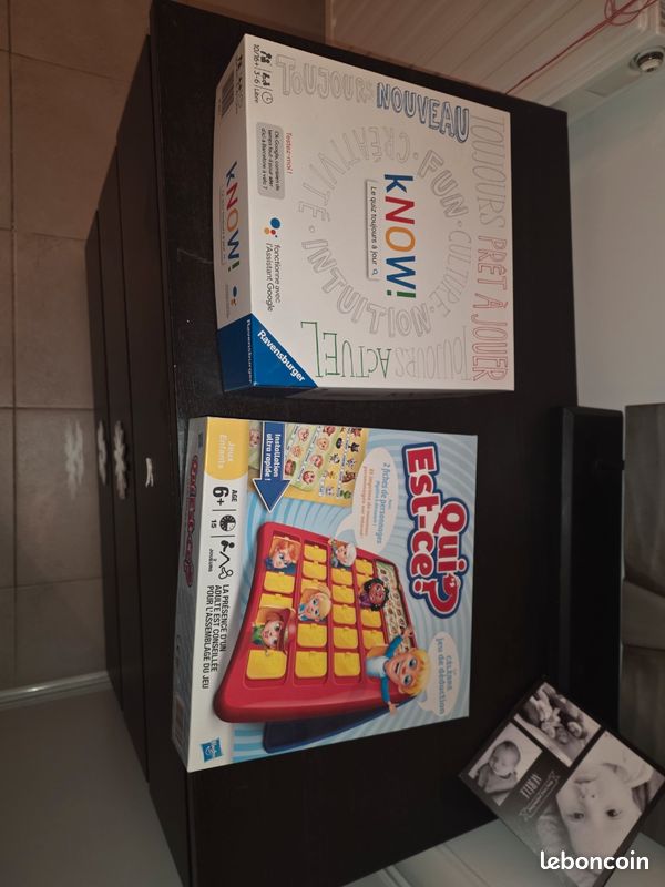Lot de jeux de societe. La bonne paye,trivial poursuit édition famille, réveille pas papa, Qui est ce ? , know (image 3)