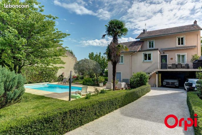 Maison de ville 5 pièces 137 m² — 1