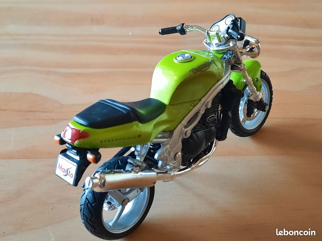 Collection exclusive de 2 motos triumph - 1/18 (image 5)