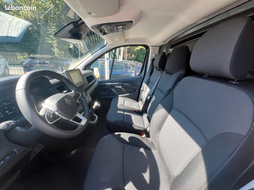 RENAULT TRAFIC Van L2H1 ADVANCE 3T Blue dCi 150 - Dispo sur parc (image 6)