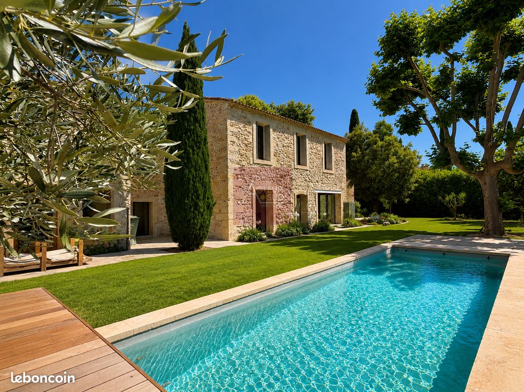 Maison 6 pièces 367 m² · à Montpellier · 367 m² · 6 900 €/mois