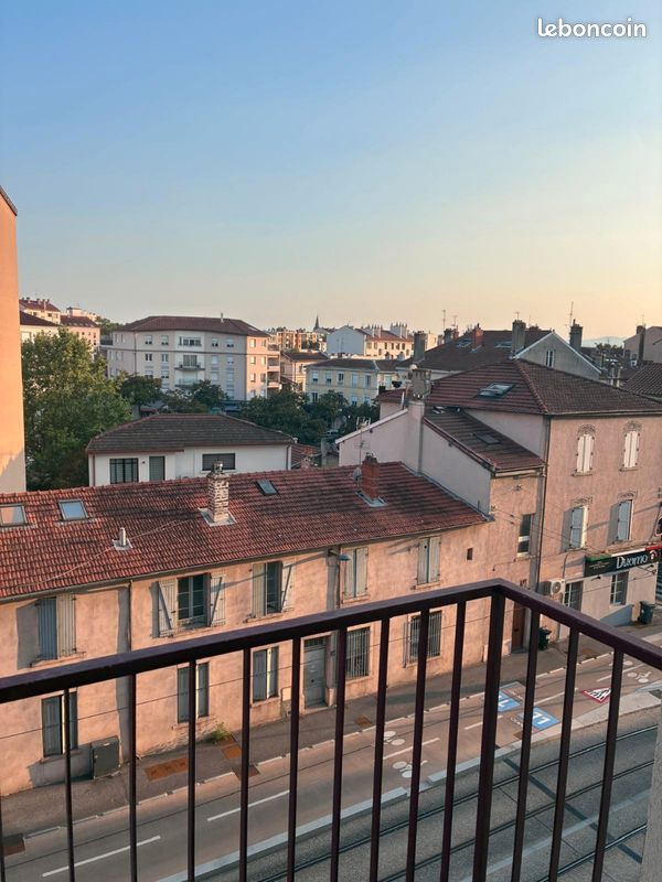 Appartement 2 pièces 48 m² · à Villeurbanne · 48 m² · 900 €
