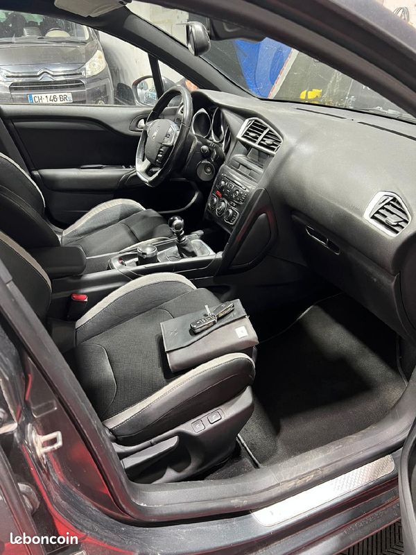 CITROEN DS4 1.6 E-HDI 110 EXECUTIVE, Garantie, 2012 (image 9)
