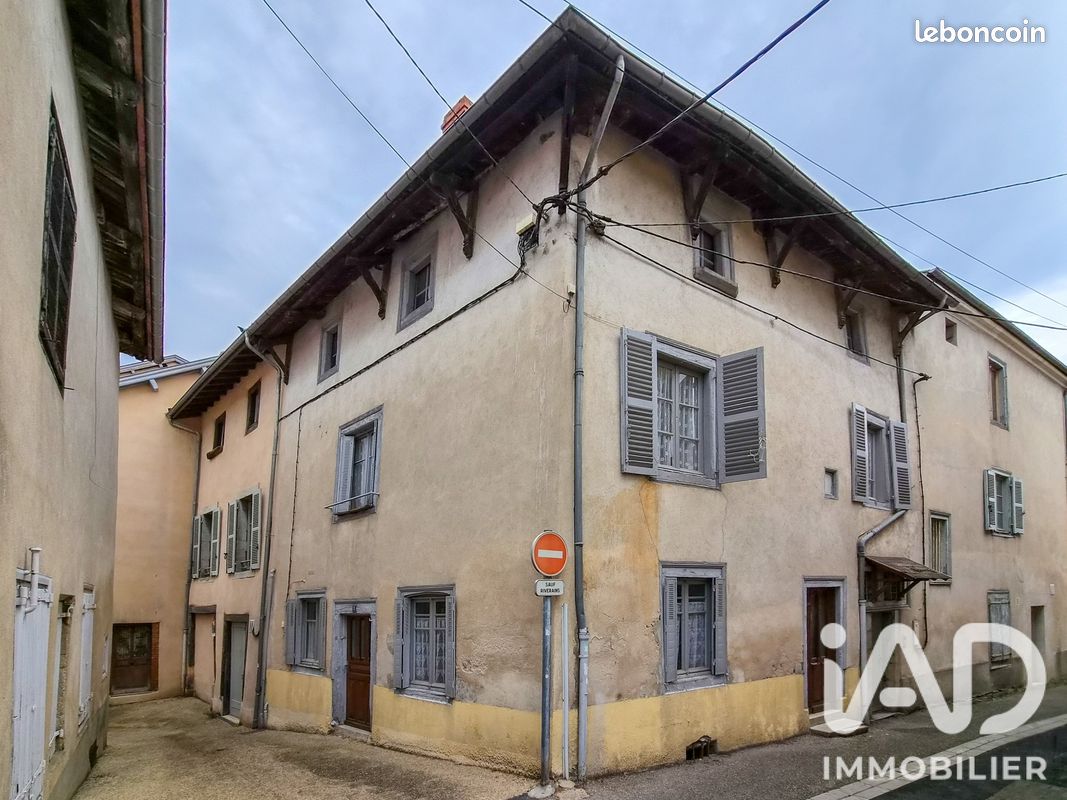 Maison 4 pièces 95 m² · à Ambert · 95 m² · 30 000 €