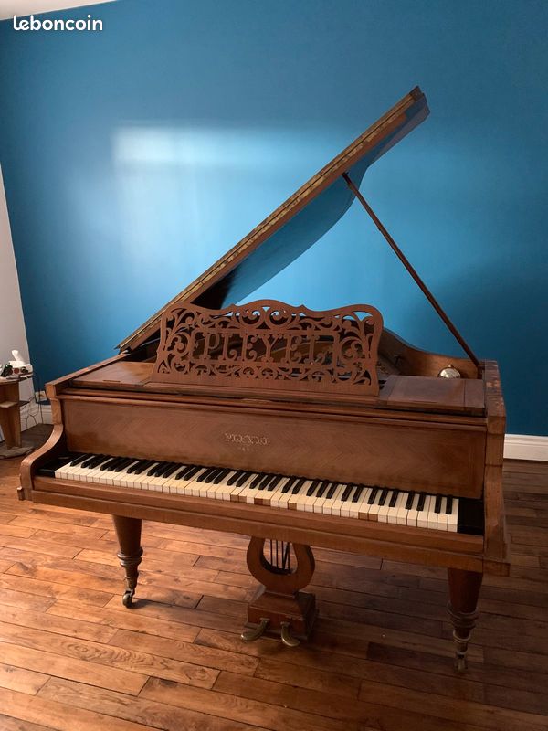 PIANO PLEYEL 3 BIS 1/4 Queue numéro 128 524 (image 1)