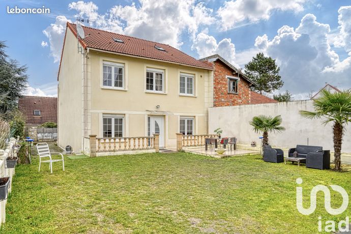 Maison 8 pièces 200 m²