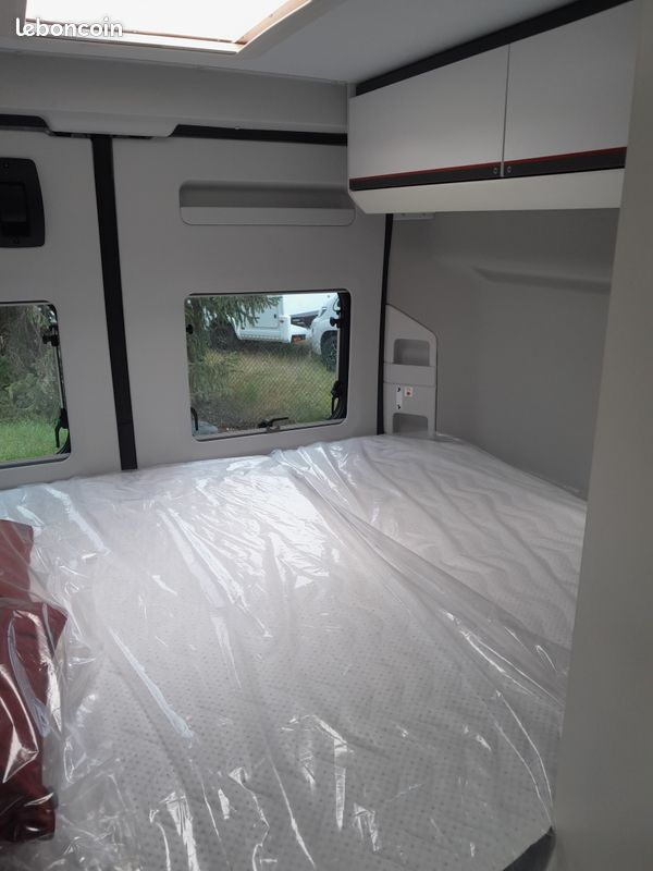 ADRIA TWIN 600 SPB SPORT – Toit relevable – 4 Places / 4 Couchages – Déstockage (image 9)
