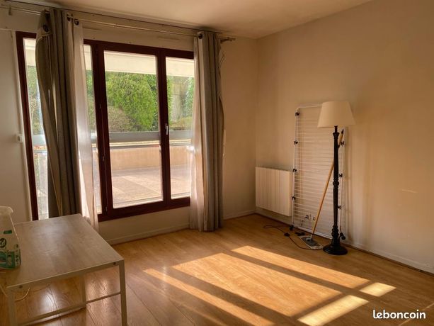 Studio 1 pièce 28 m²