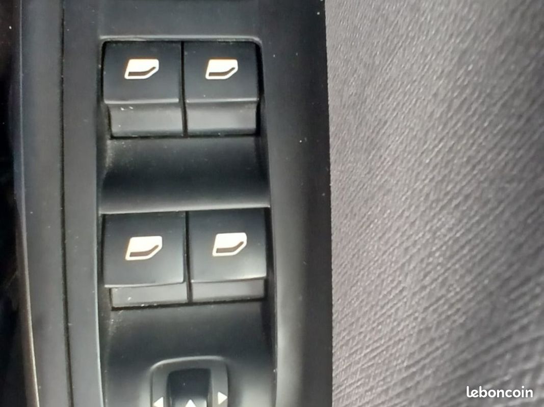 CITROEN C4 SPACETOURER PureTech 130 SS Shine (image 27)