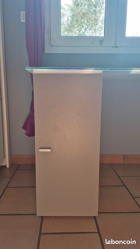 Bureau (image 2)