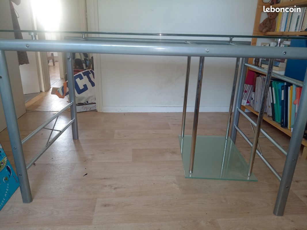Donne bureau (image 1)