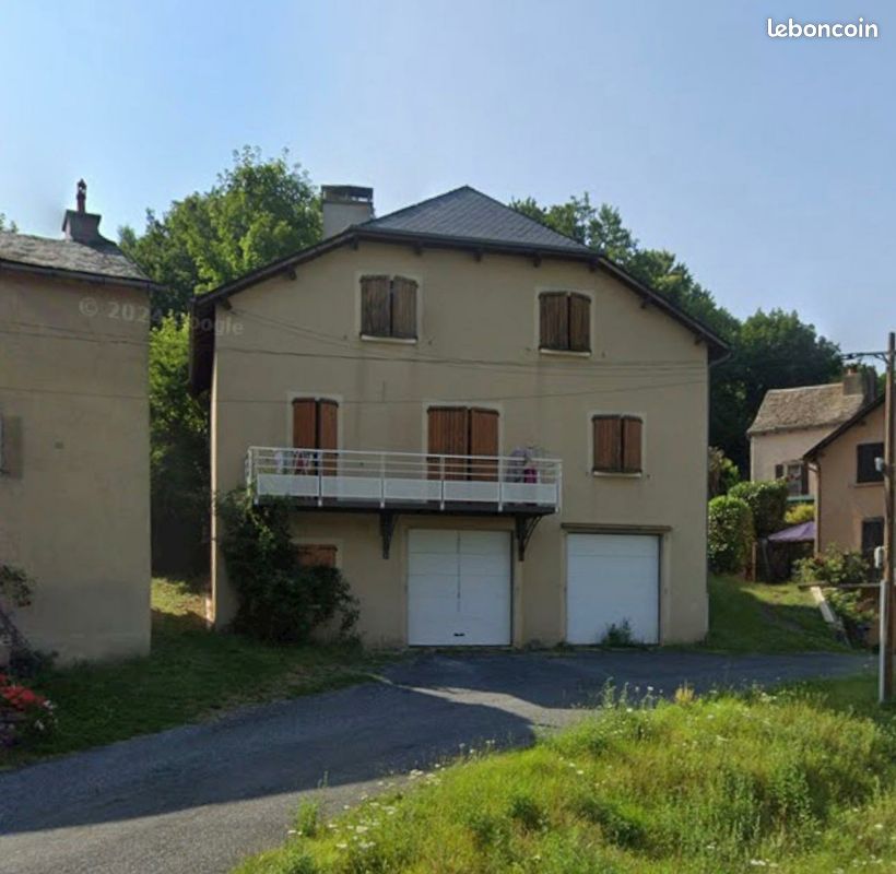 Maison 4 pièces 100 m² · à Salles-Curan · 100 m² · 700 €
