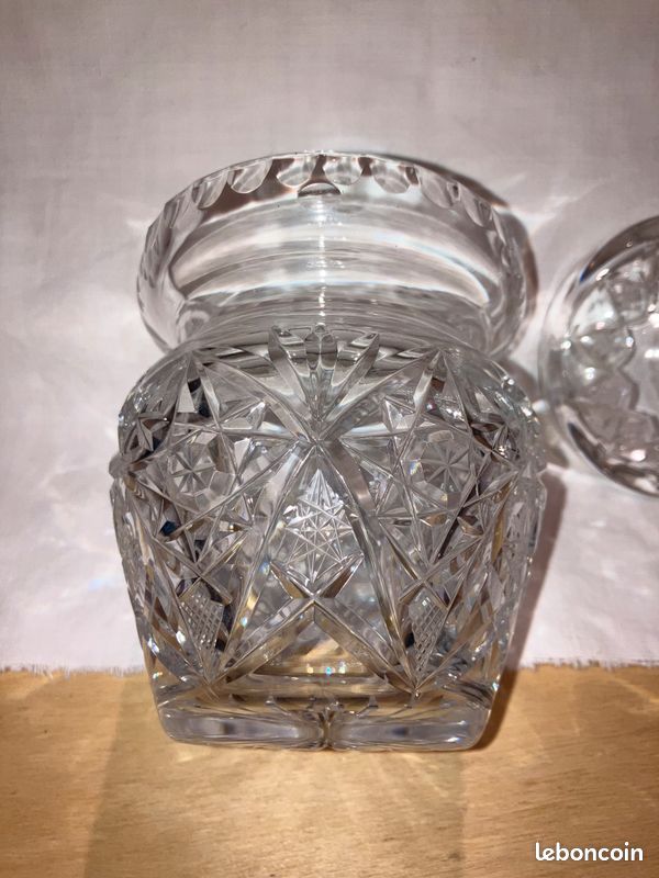 Petite bonbonnière cristal taillé. Prix négociable (image 3)