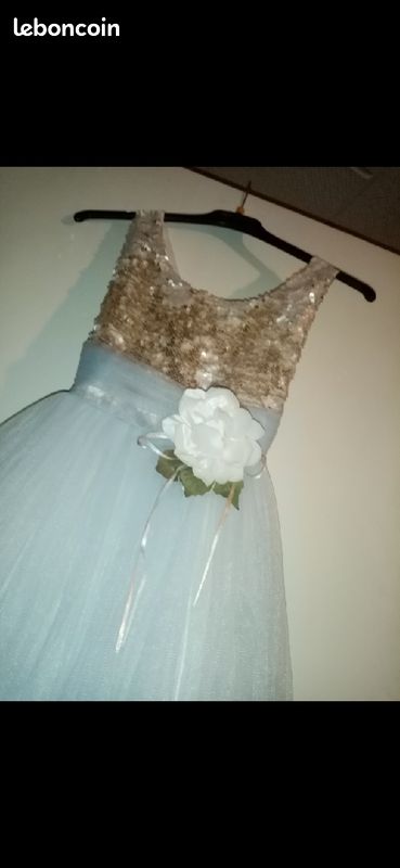 Je vend robe de mariage pour enfant 11 12 ans (image 3)