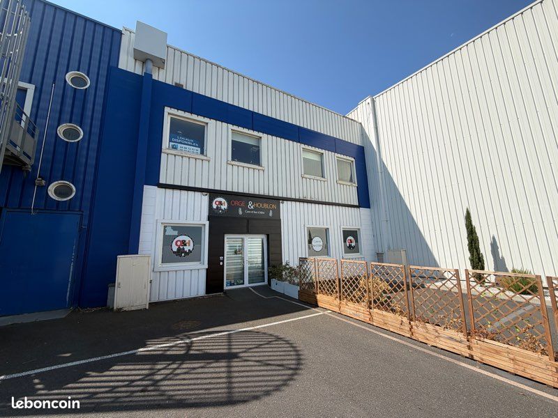 Local commercial 1 pièce 200 m² · à Carcassonne · 200 m² · 2 500 €/mois