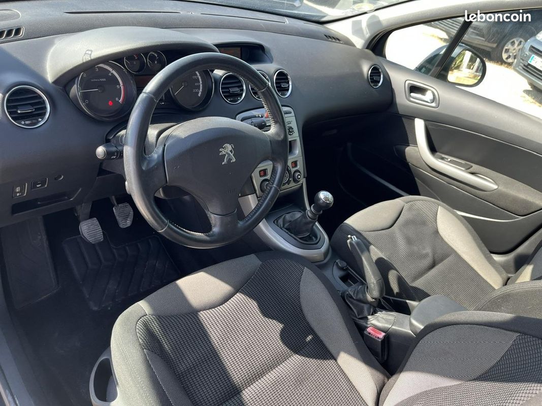 PEUGEOT 308 1.6 e-HDi - 112 CV BERLINE ALLURE PHASE 2 / CLIM AUTO / REGULATEUR / JANTES (image 12)