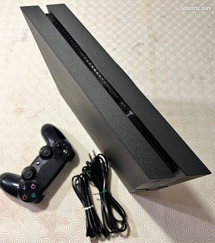 PlayStation 4 / 500 Go (image 1)