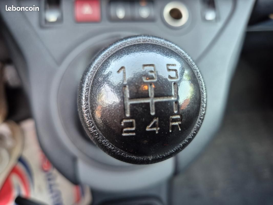 Peugeot Partner FOURGON STANDARD 1.6 BLUEHDI 100 S&S BVM5 PREMIUM (image 22)